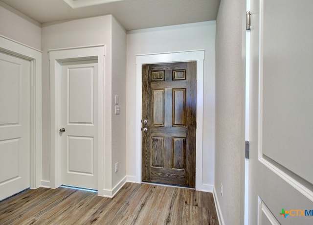 Property at 985 Gray Cloud Dr, New Braunfels, TX 78130, 3 beds, 2 baths