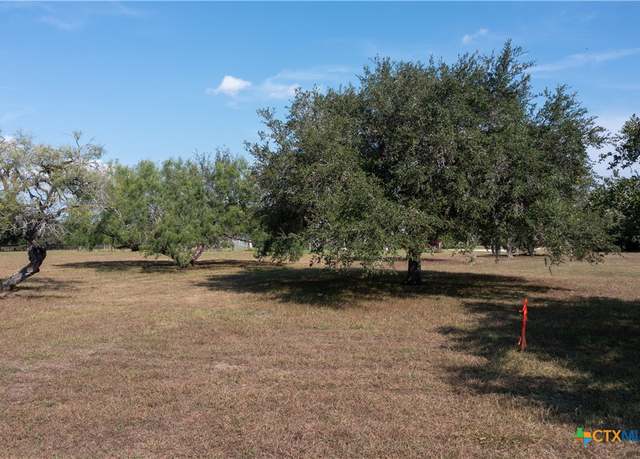 Property at TBD Twin Lakes Cir, Goliad, TX 77963