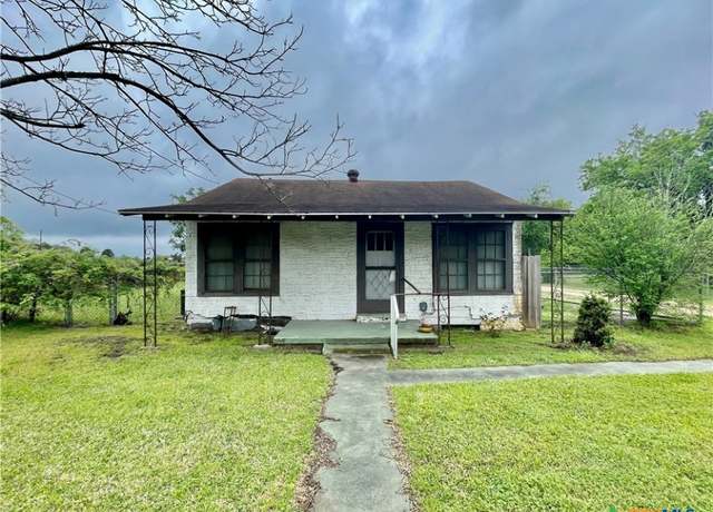 Property at 1903 S Laurent St, Victoria, TX 77901, 2 beds, 2 baths