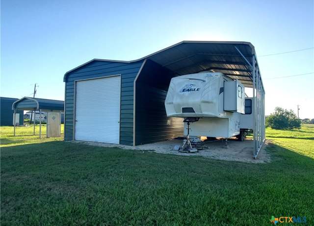 Property at 302-304 S 13th St, Seadrift, TX 77983