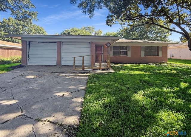 Property at 102 E Victory Ave, Temple, TX 76501, 3 beds, 2 baths