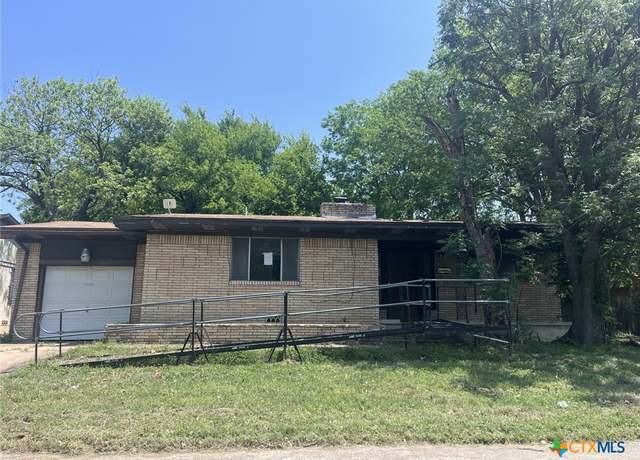Property at 602 Stewart St, Killeen, TX 76541, 4 beds, 2 baths