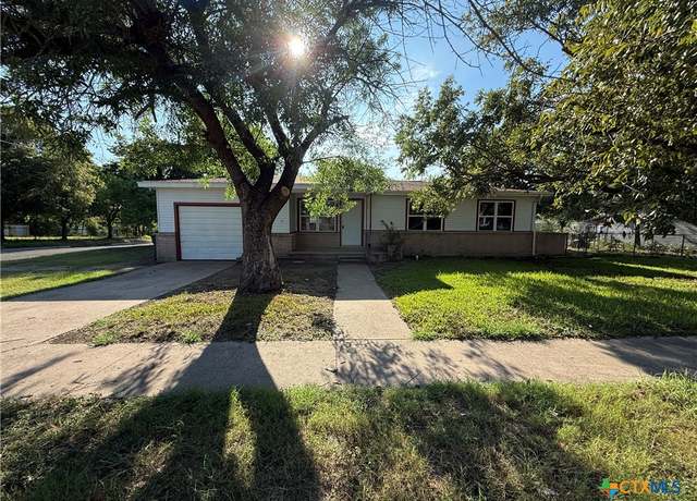 Property at 201 Ridge St, Copperas Cove, TX 76522, 3 beds, 1 bath