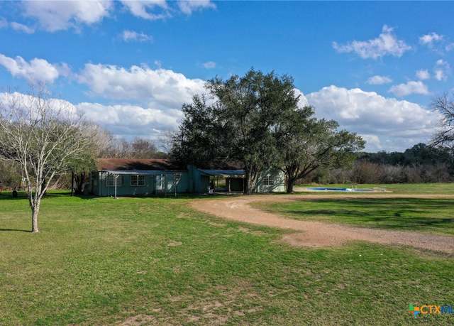 Property at 2419 Us Highway 87 Hwy, Cuero, TX 77954, 3 beds, 2 baths