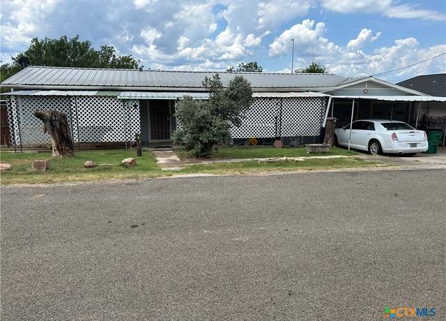 Property at 826 Aspen Ln, Cottonwood Shores, TX 78657, 2 beds, 1 bath