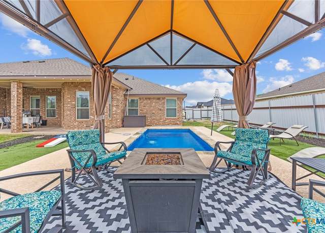 Property at 2315 Sparrow Rd, Killeen, TX 76542, 4 beds, 3 baths