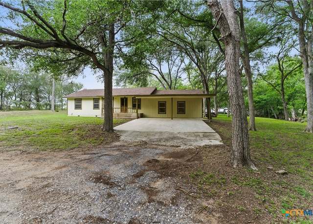 Property at 280 Wildflower Ln, Seguin, TX 78155, 3 beds, 2 baths
