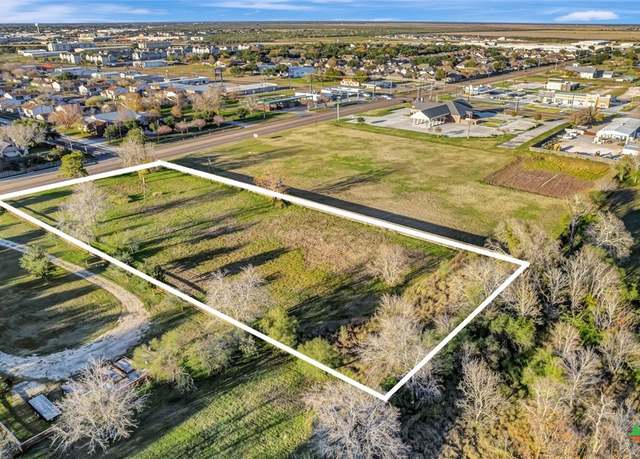 Property at 1507 Salem Rd, Victoria, TX 77904