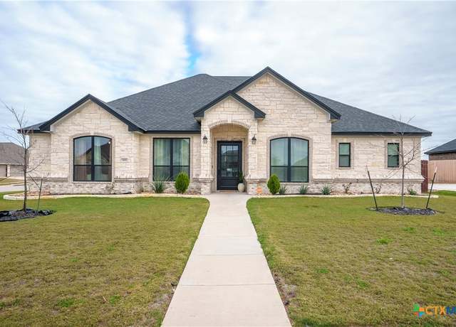 Property at 401 Willow Dr, Troy, TX 76579, 5 beds, 2.5 baths
