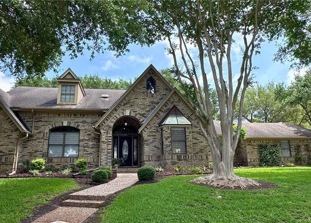 Property at 406 Woodlands Ln, Victoria, TX 77904, 4 beds, 2.5 baths