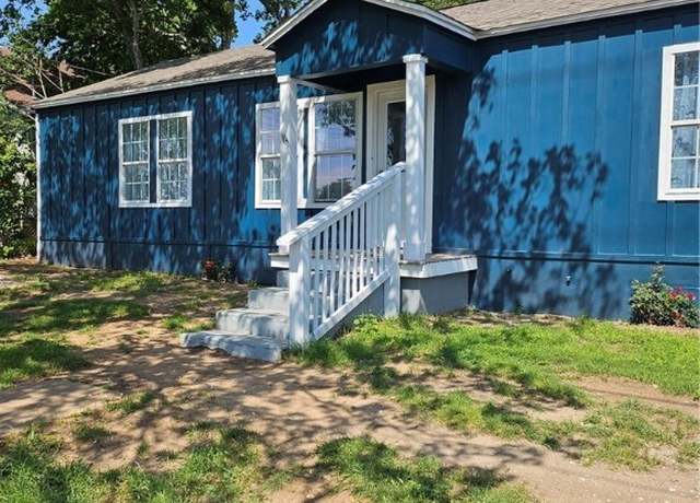 Property at 105 N Rhomberg St, Burnet, TX 78611, 5 beds, 3 baths