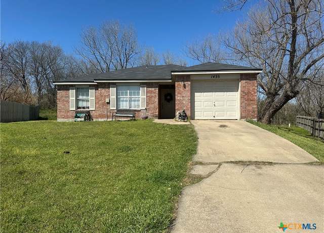 Property at 1435 N 12th St, Temple, TX 76501, 3 beds, 2 baths