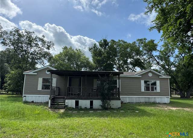 Property at 612 W Newman St, Cuero, TX 77954, 3 beds, 2 baths