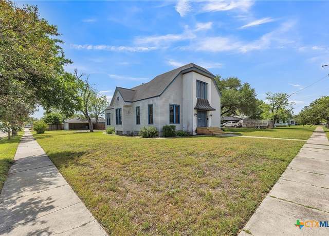 Property at 811 Terrell St, Cuero, TX 77954, 5 beds, 4 baths
