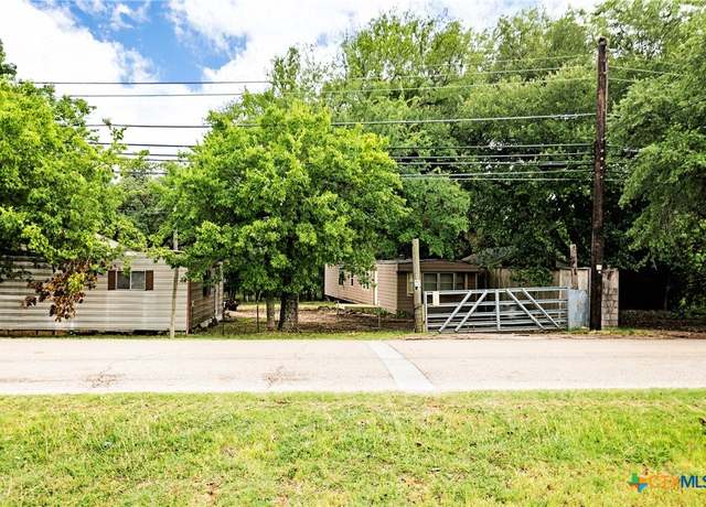 Property at 401 Salado Plaza Dr, Salado, TX 76571, 2 beds, 2 baths