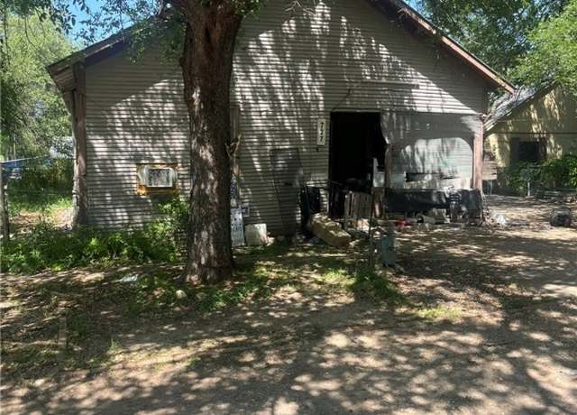 Property at 727 W Avenue C, Belton, TX 76513, 2 beds, 1 bath