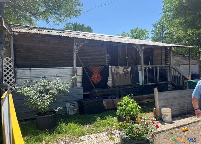 Property at 304 Kegley St, Belton, TX 76513, 3 beds, 2 baths