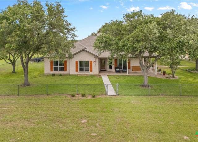 Property at 211 Dewberry Ln, Victoria, TX 77904, 3 beds, 2 baths