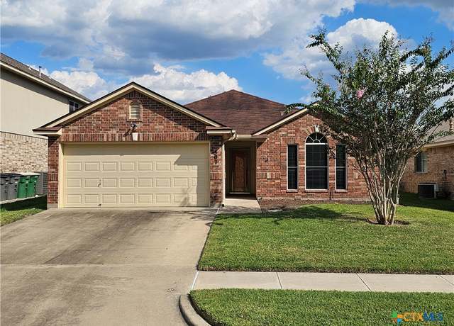 Property at 307 Brookwood, Victoria, TX 77901, 3 beds, 2 baths
