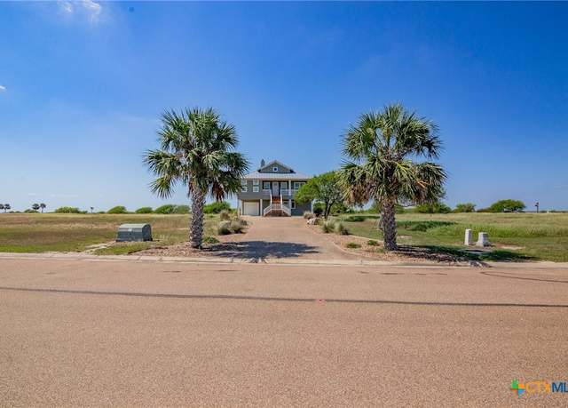 Property at 342 Bay Club Dr, Seadrift, TX 77983, 4 beds, 3 baths