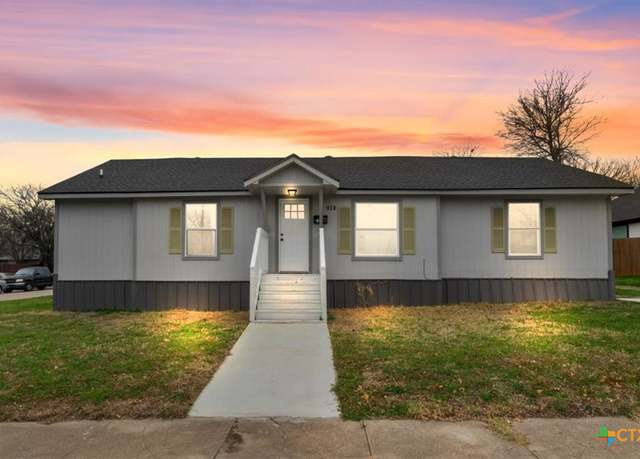 Property at 918 S 25th St, Temple, TX 76504, 3 beds, 2 baths
