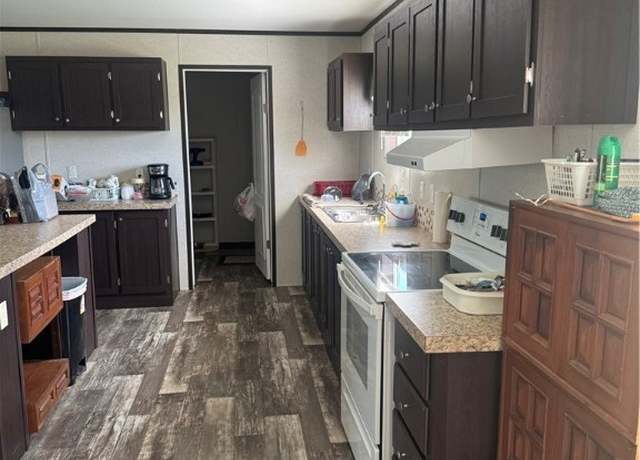 Property at 1849 Royal Rd, Port Lavaca, TX 77979, 3 beds, 2 baths
