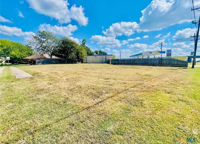 Property at 7002 Nursery Dr, Victoria, TX 77904