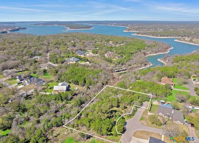 Property at 18 Aztec Ln, Morgans Point Resort, TX 76513