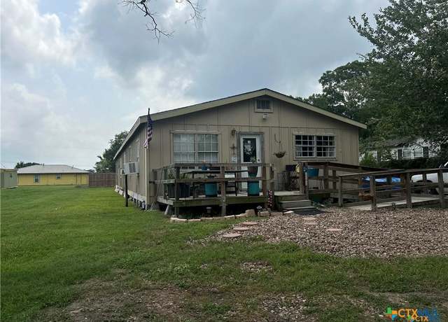 Property at 233 Indiana St, Bloomington, TX 77951, 5 beds, 3 baths