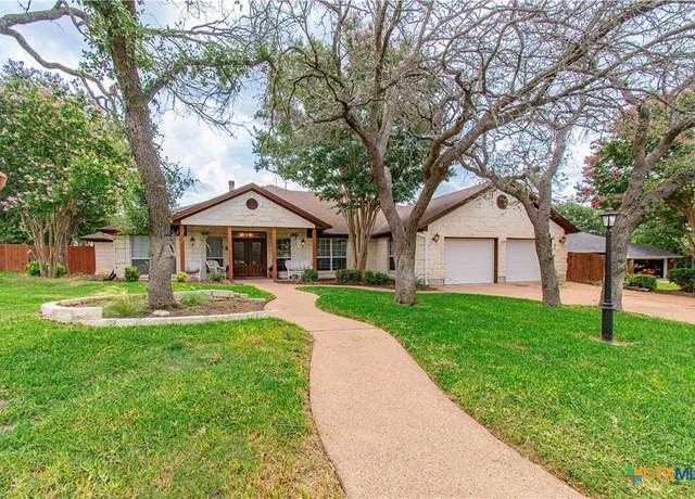Property at 1909 S Grand Canyon Dr, Lampasas, TX 76550, 4 beds, 3 baths