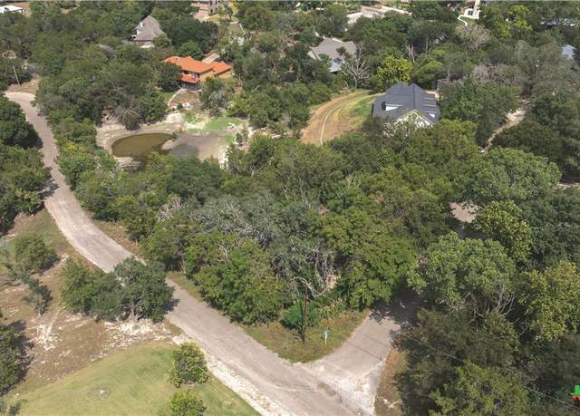 Property at 800 Hillcrest Dr, Salado, TX 76571