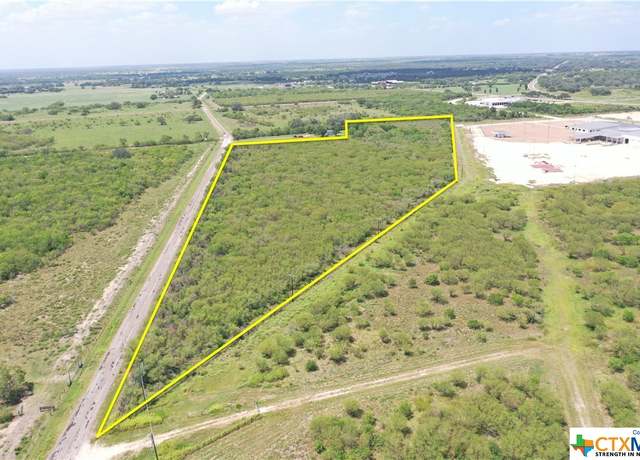 Property at 1867 Old Gonzales Rd, Cuero, TX 77954