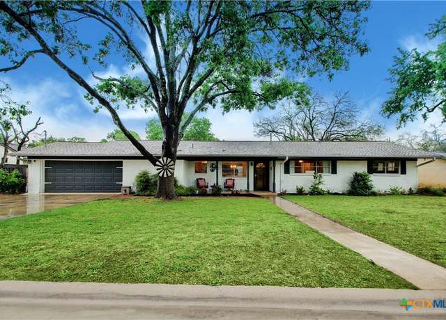 Property at 2005 Park Ln, Georgetown, TX 78628, 3 beds, 2 baths