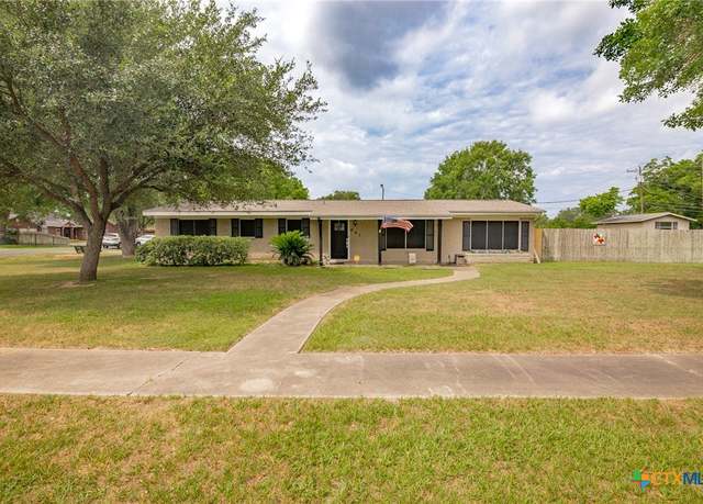 Property at 501 Hathaway St, Victoria, TX 77904, 4 beds, 3 baths