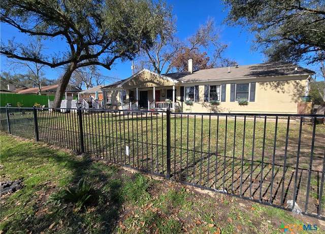 Property at 1002 N 11th St, Temple, TX 76501, 3 beds, 3 baths