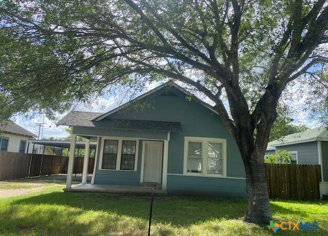Property at 720 S Laurel Ave, Luling, TX 78648, 2 beds, 1 bath