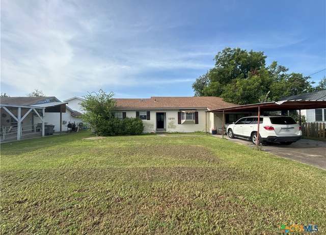 Property at 1201 Melrose Ave, Victoria, TX 77901, 3 beds, 2 baths