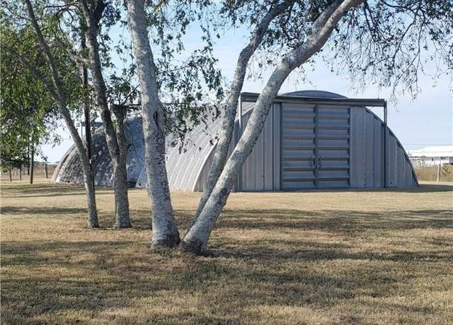 Property at 404 S 13th St, Seadrift, TX 77983, 2 beds, 1 bath