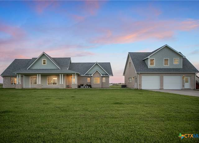 Property at 105 N Redfish Retreat Dr, Port Lavaca, TX 77979, 3 beds, 2.5 baths