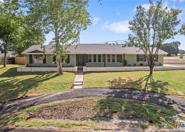 Property at 917 Santa Maria Rd, Salado, TX 76571, 3 beds, 2 baths