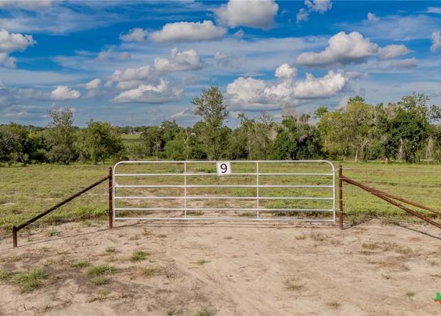 Property at 24 Left Rd, Victoria, TX 77905
