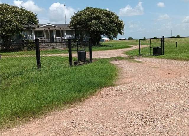 Property at 490 Adcock Ranch Rd, Victoria, TX 77904, 4 beds, 3 baths
