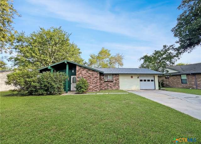 Property at 708 Ridgemont Ln, Gonzales, TX 78629, 3 beds, 2 baths