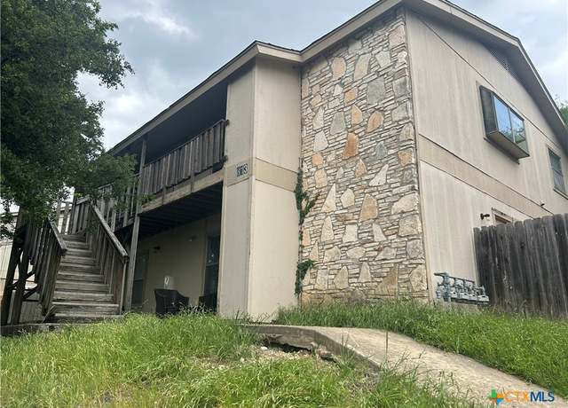 Property at 813 Bracewood Cir, San Marcos, TX 78666, 8 beds, 4 baths