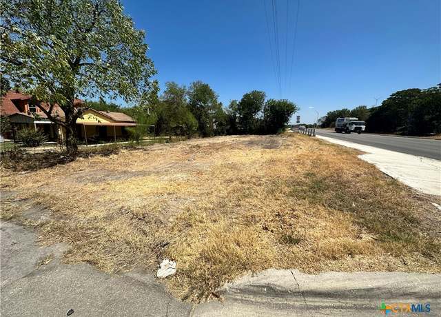 Property at 295 S West End Ave, New Braunfels, TX 78130