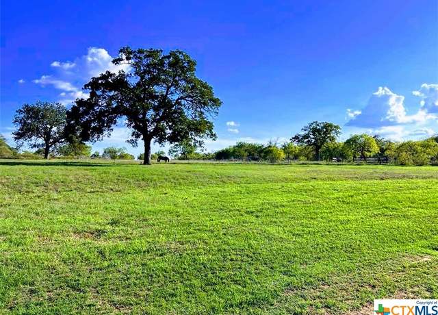 Property at 1831 County Rd 105, Gonzales, TX 78629, 3 beds, 2 baths