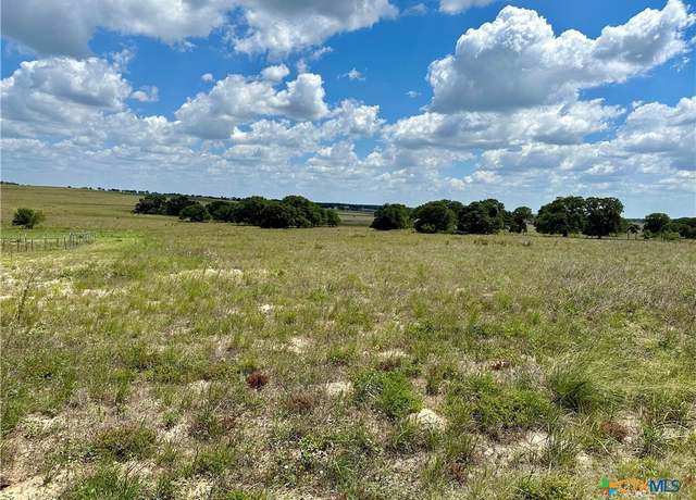 Property at 748 Lake Valley Dr, La Vernia, TX 78121
