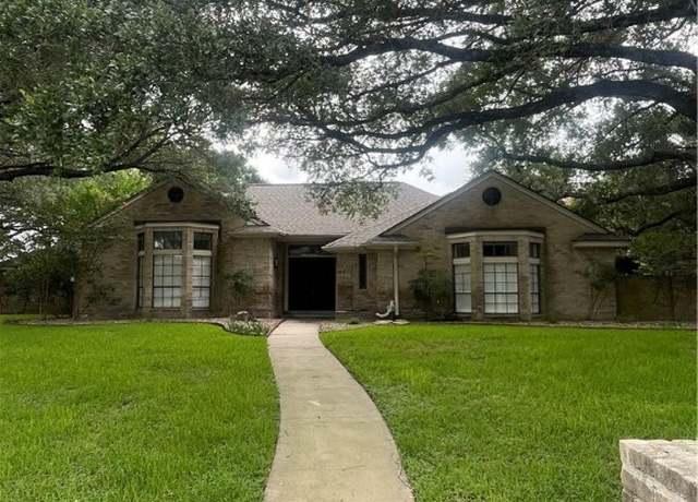 Property at 403 Turtle Rock Dr, Victoria, TX 77904, 4 beds, 2.5 baths