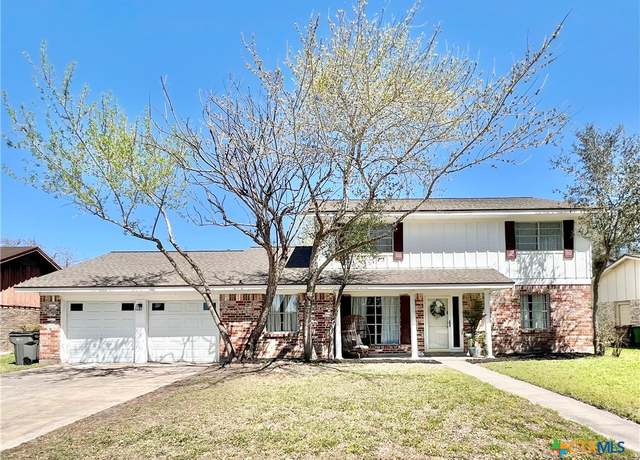 Property at 505 Yorkshire Ln, Victoria, TX 77904, 5 beds, 2 baths
