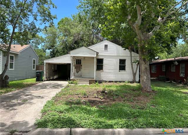 Property at 1610 E Rosebud Ave, Victoria, TX 77901, 3 beds, 1.5 baths